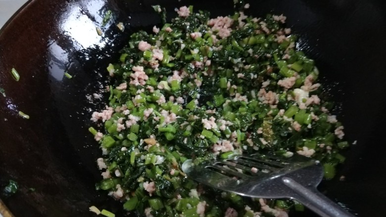新文美食 黄豆肉末炒雪红樱,