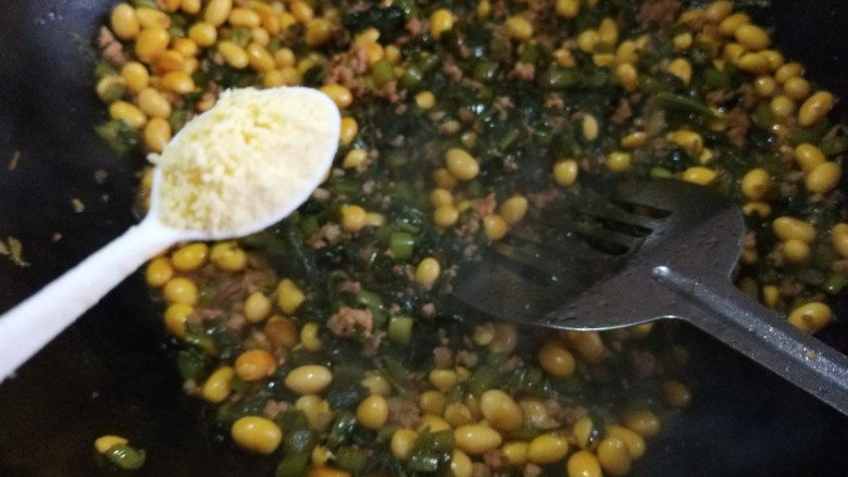 新文美食 黄豆肉末炒雪红樱,