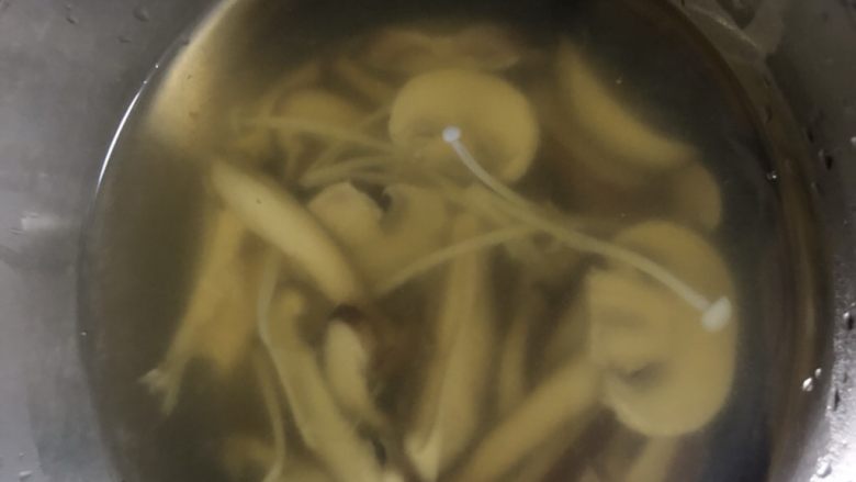 鲜美养生菌菇汤