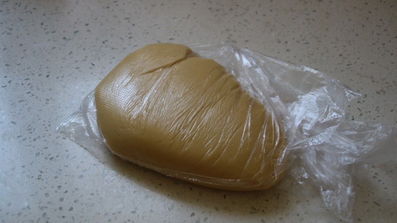 广式月饼,混合成面团,在室温下醒2小时