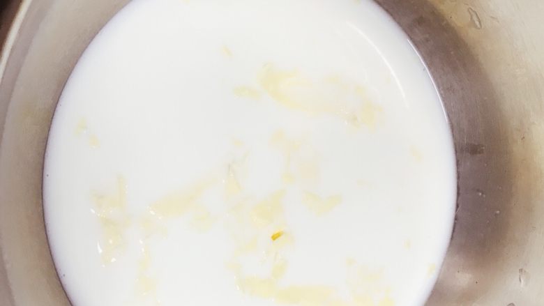 适合月饼的两种馅料——紫薯麻薯馅儿和玫瑰芝麻红豆馅,蒸麻薯，<a style='color:red;display:inline-block;' href='/shicai/ 219'>牛奶</a>、<a style='color:red;display:inline-block;' href='/shicai/ 887'><a style='color:red;display:inline-block;' href='/shicai/ 887'><a style='color:red;display:inline-block;' href='/shicai/ 887'><a style='color:red;display:inline-block;' href='/shicai/ 887'>黄油</a></a></a></a>、糖混合，加热至<a style='color:red;display:inline-block;' href='/shicai/ 887'><a style='color:red;display:inline-block;' href='/shicai/ 887'><a style='color:red;display:inline-block;' href='/shicai/ 887'><a style='color:red;display:inline-block;' href='/shicai/ 887'>黄油</a></a></a></a>和糖融化