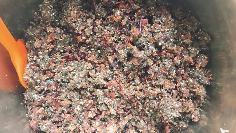 适合月饼的两种馅料——紫薯麻薯馅儿和玫瑰芝麻红豆馅,玫瑰芝麻红豆馅