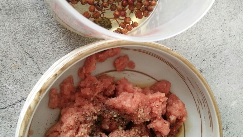 中餐厅~番茄牛丸汤,如果太干,可以提前泡点<a style='color:red;display:inline-block;' href='/shicai/ 134733'>花椒水</a>,添加一点