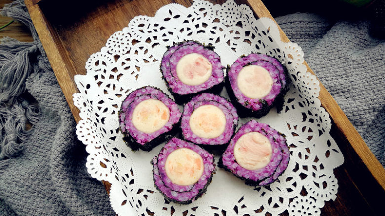 紫薯米饭香肠卷,对海鲜过敏的,可以替换掉里面海鲜类的食材。