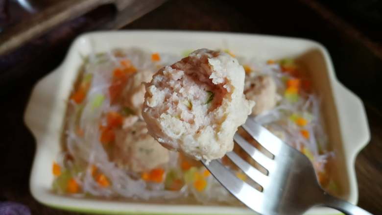 高汤粉丝蒸肉丸,黄瓜肉丸,非常好吃!