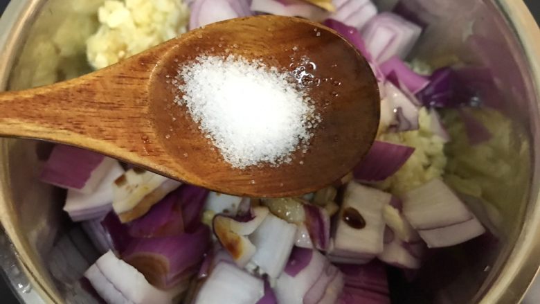 超酥脆的炸鸡翅🐤外皮酥脆 肉质鲜美超好吃,半勺盐