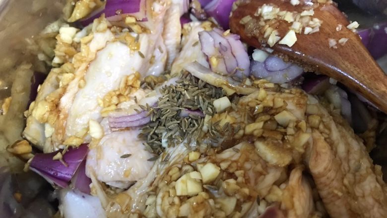 超酥脆的炸鸡翅🐤外皮酥脆 肉质鲜美超好吃,少许孜然