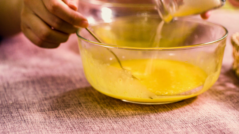 【清·阿萝萝朴定】清朝一道梦幻少女心的下午茶甜点,100g白砂糖搅拌均匀