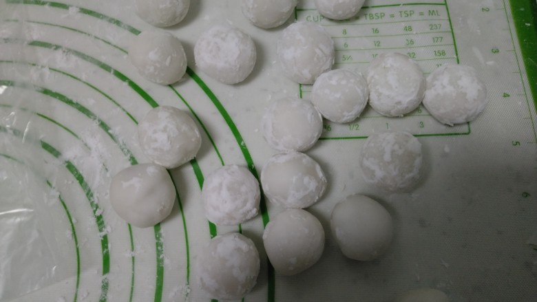 木薯红薯汤圆,虎口收紧,团圆。
