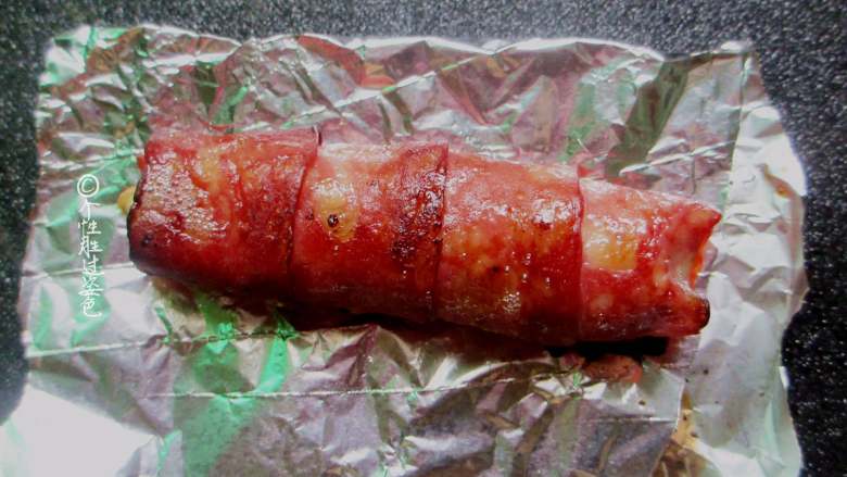 培根鸡肉卷,小火慢慢煎,直至鸡肉熟透,培根金黄