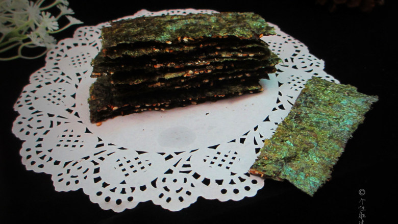 海苔芝麻脆,有海苔还有芝麻,这些都是补钙的食材