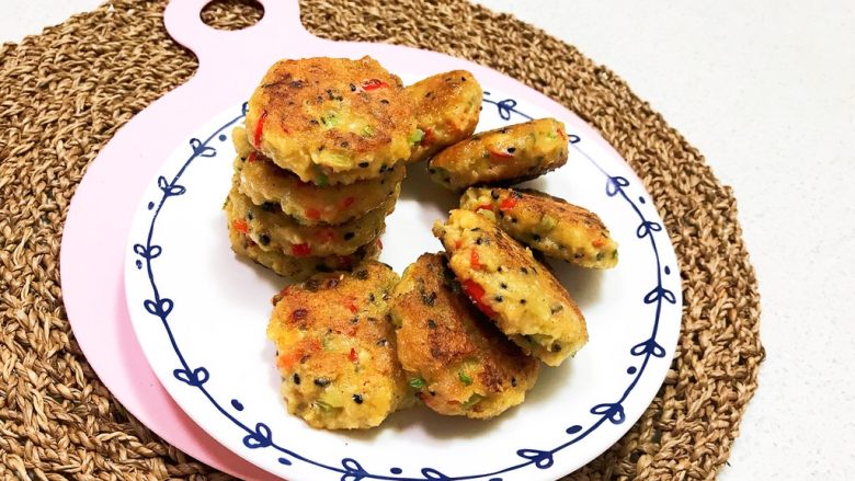 蔬菜肉末豆腐饼,美味的蔬菜肉末豆腐饼，口感独特，回味无穷~