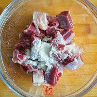 承味日式红会牛腩,搭配面包蘸着吃,好吃到去舔碗,牛肉加入淀粉研制10分钟。