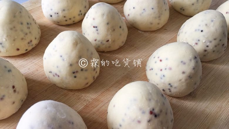 藜麦玉米面窝窝头,全部做好进行二次发酵,30分钟左右