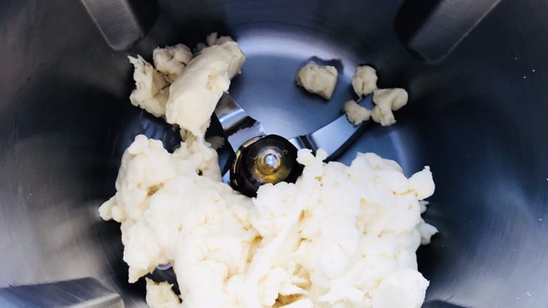牛奶开花馒头,设置:2分钟2档
1分钟3档
搅拌成这个样子就好了 不用担心