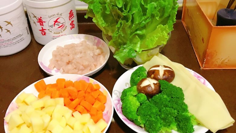 咖喱鸡肉饭,准备好食材