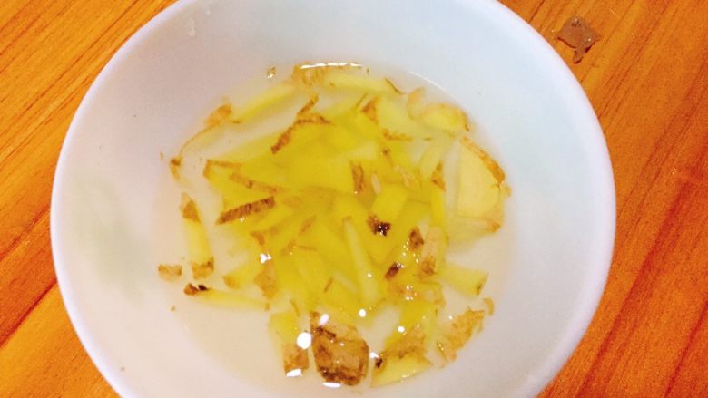 早餐+蛋抱煎饺,<a style='color:red;display:inline-block;' href='/shicai/ 137030'>生姜水</a>,用少量开水泡开