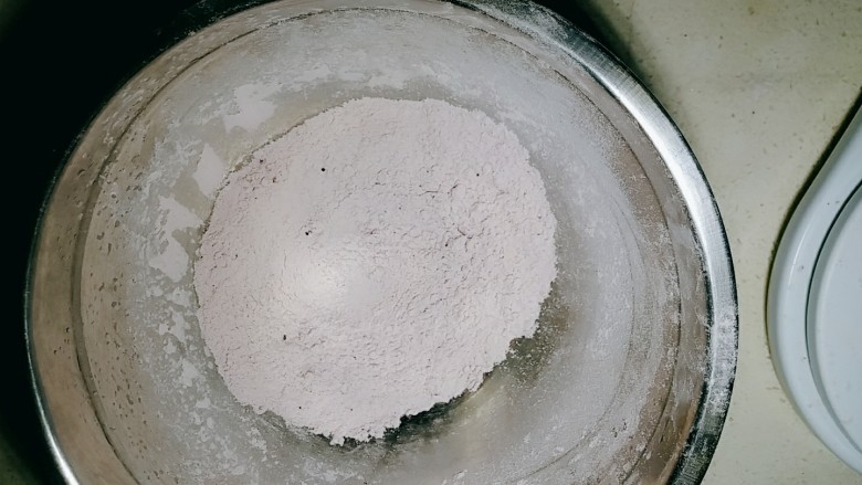 双色豆沙酥(玉米油版),拌匀。