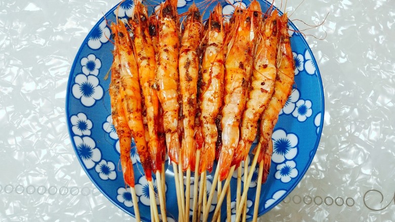 黑椒烤大虾,最后继续烤5分钟后出炉!