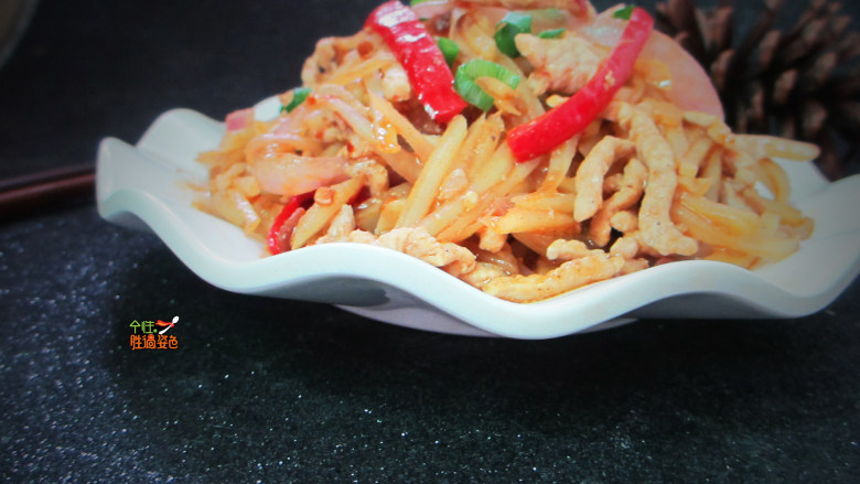 鱼香土豆肉丝,肉丝软糯,土豆香脆,口感非常丰富