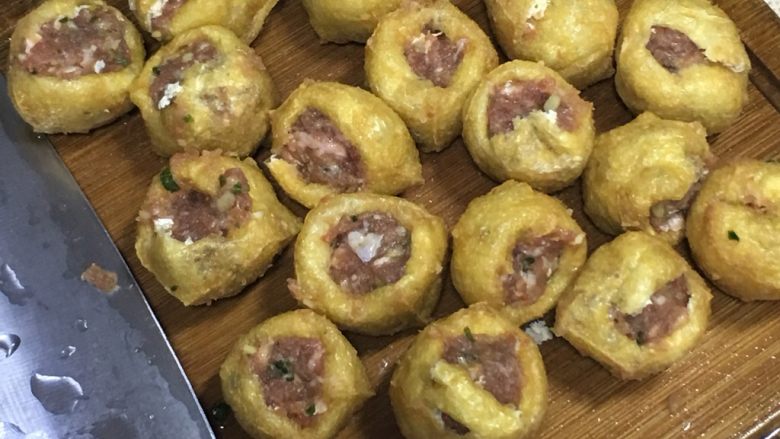 豆泡肉丸子,塞进豆泡