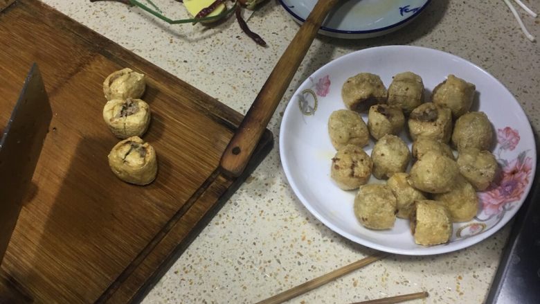 豆泡肉丸子,乘盘切口
