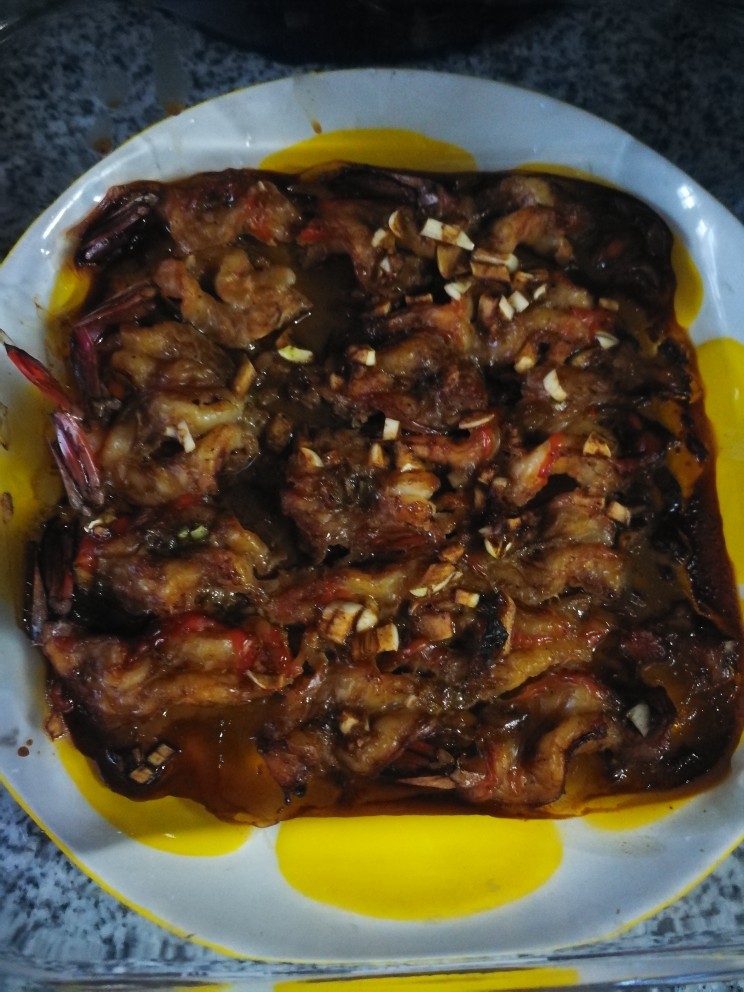 葱油开背虾,排放至烤盘,烤箱180度20分钟。