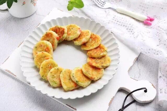 土豆煎饼,超级好吃又营养的土豆煎饼就做好了,孩子也爱吃;