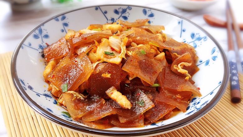 辣白菜炒苕皮,超级下饭!