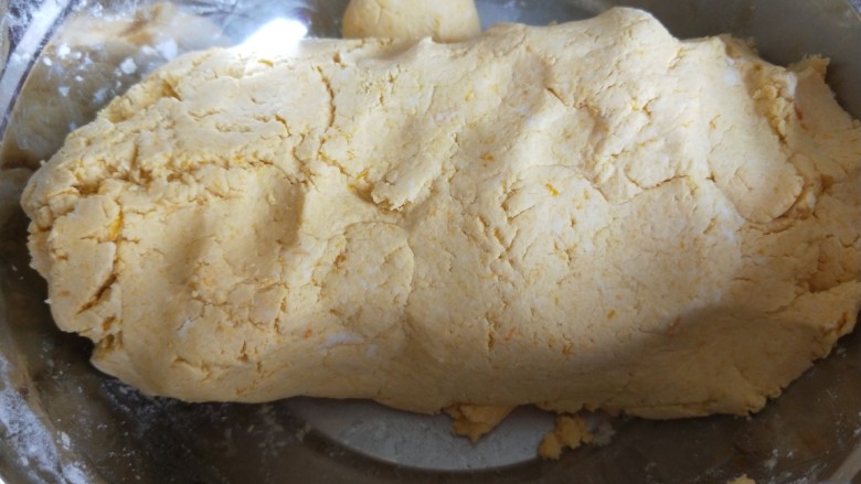 新文美食 南瓜糯米糕,不加一滴水,要把面团合成硬一些。