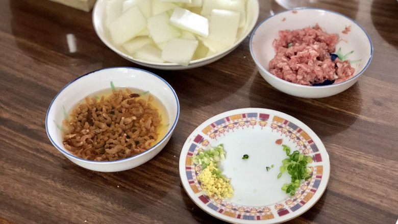 鲜自哪儿里来➕肉末海米冬瓜汤,全部食材准备好,可以开始煮汤了😛