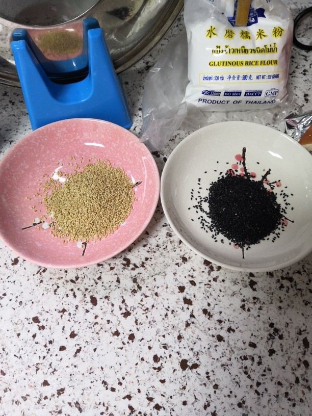 烤箱版芋头夹心饼,黑白芝麻,因为做了2口味