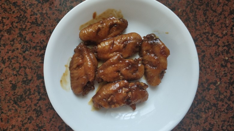 黄梅酱橙汁鸡翅,装盘,就可以开吃了