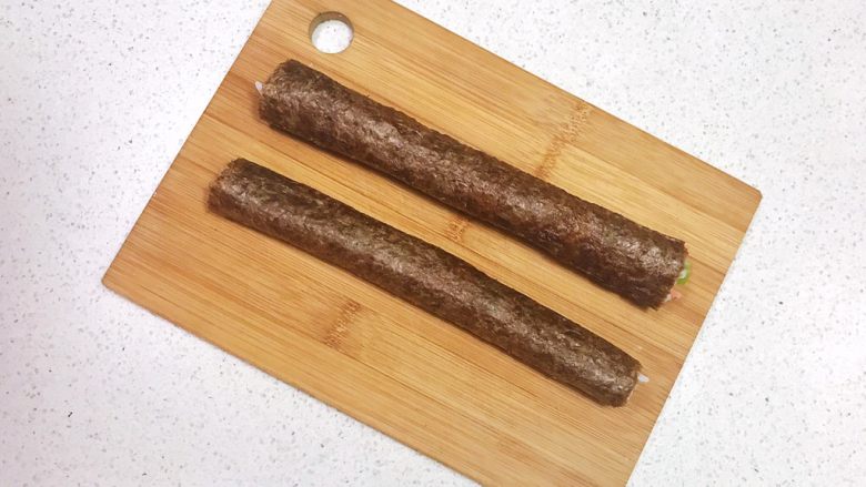 宝宝健康食谱 迷你小寿司,寿司卷好了