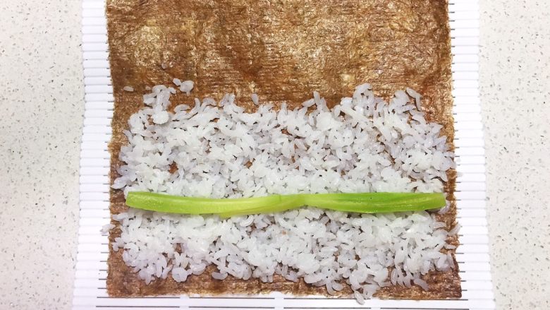 宝宝健康食谱 迷你小寿司,加入莴笋