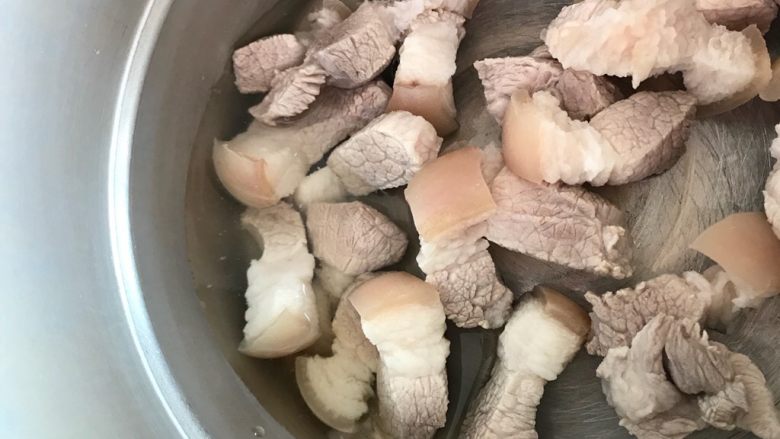 腐皮红烧肉(懒人版),水不要太多