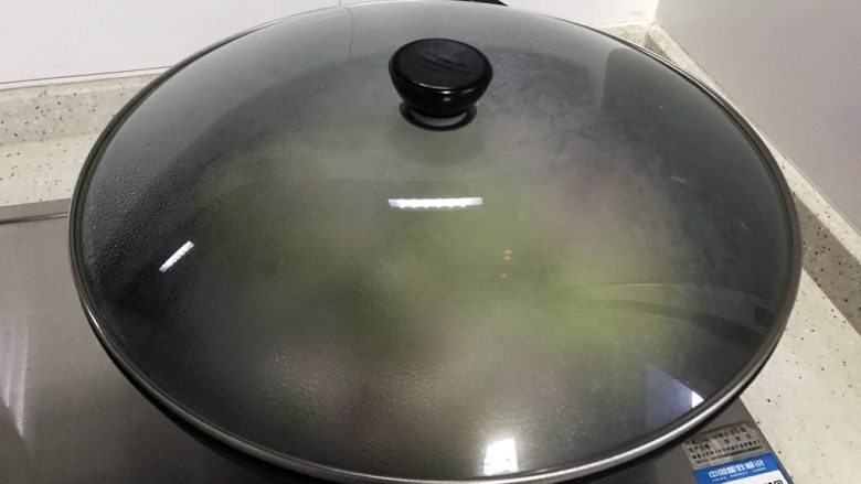 十味 金银蛋上汤苋菜,盖上锅盖,煮2.3分钟
