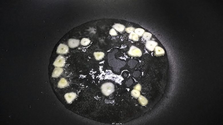 十味 金银蛋上汤苋菜,下大蒜片