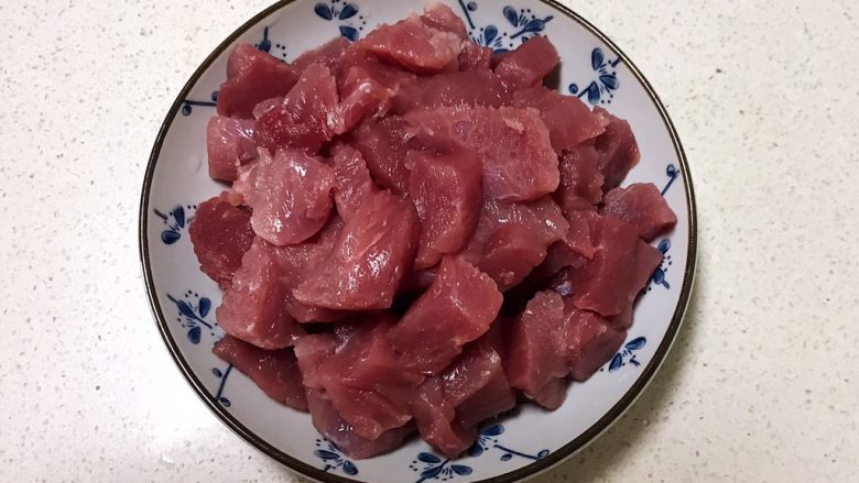 宝宝健康食谱 自制猪肉松,切成大块