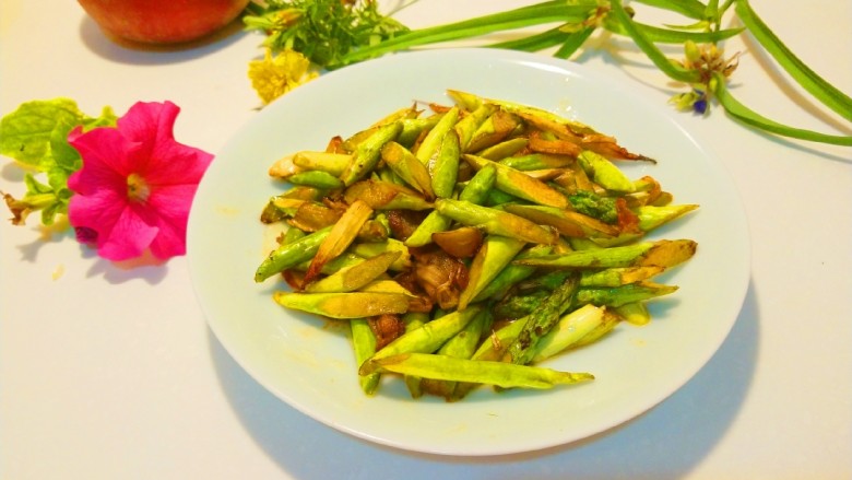 新文美食 五花肉炒芦笋,成品图
