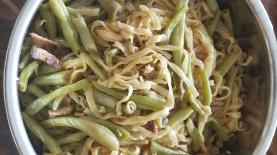 豆角肉丝焖面