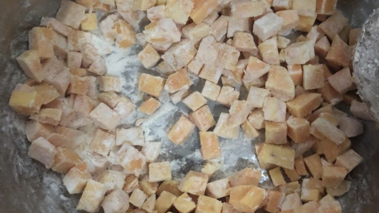 香甜红薯饼🍠,切丁