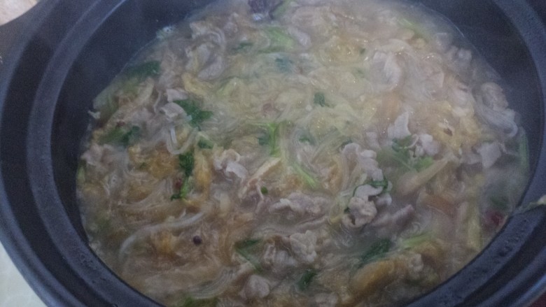 砂锅酸菜炖羊肉,再次煮开,就可以了。