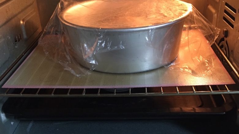 粗粮健康包,烤箱发酵档,底部放一碗热水助热,发酵60分钟。