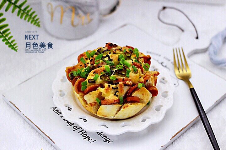 芝士青椒火腿烤馒头,再来一张诱惑你,嘻嘻。
