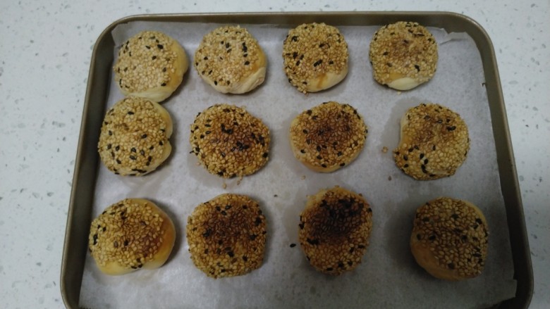 脆掉渣的小烧饼,烤箱200度预热5分钟,200度烤23分钟。