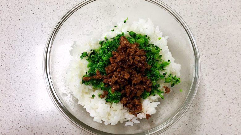 宝宝健康食谱 西蓝花肉末饭团,加入肉末