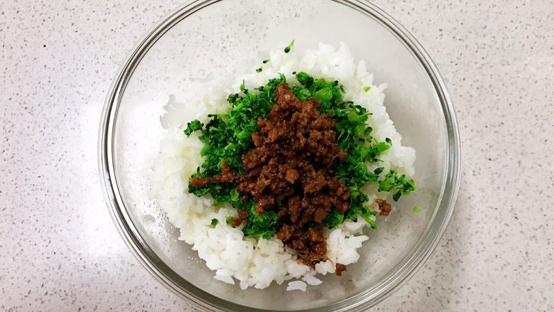 宝宝健康食谱  西蓝花肉末饭团,加入肉末