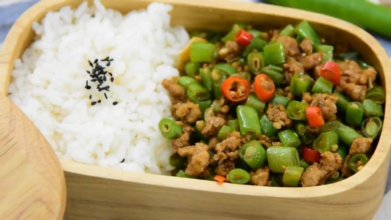 肉末炒豆角—这么做全家都爱吃,米饭杀手哦,做法简单又超级下饭。