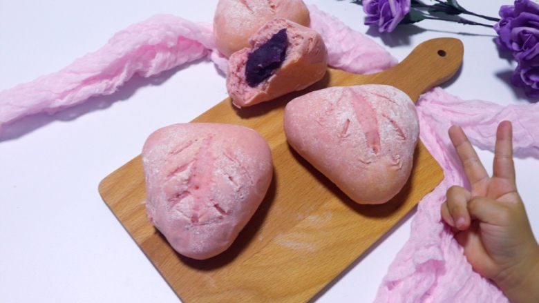 小盆友大盆友都喜欢～粉粉紫薯面包